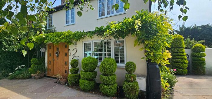 5 Bedroom Semi-Detached House For Sale In Orchard Way, Kemsing, Sevenoaks, TN15