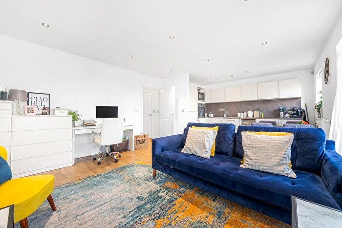 2 Bedroom Flat For Sale In Bedford Road, SW4