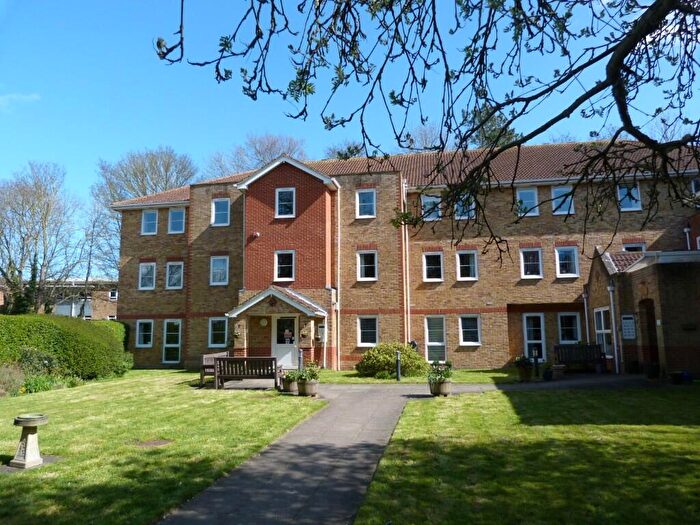 1 Bedroom Flat For Sale In Fairfield Road, Broadstairs, Kent, CT10