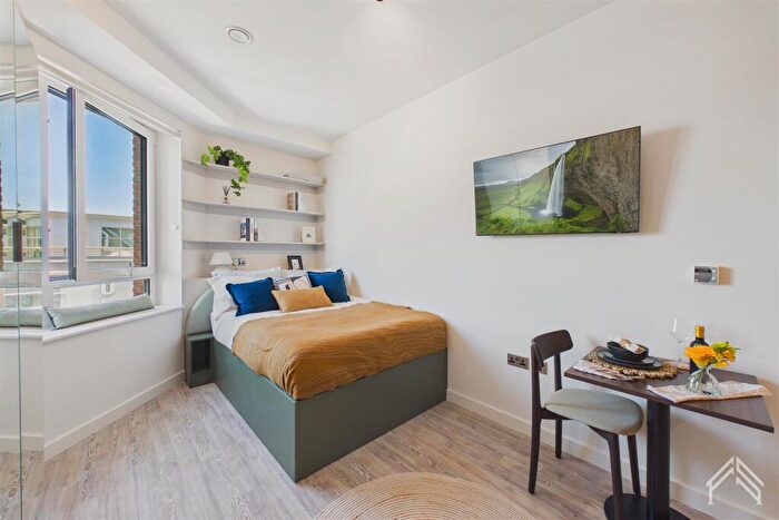 Apartment To Rent In Clarence Street, Kingston Upon Thames | London, KT1