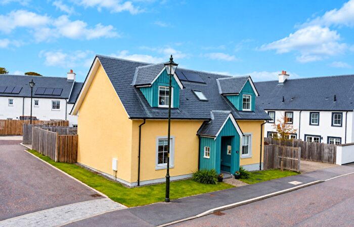 3 Bedroom Detached House For Sale In Tornagrain, Inverness, IV2