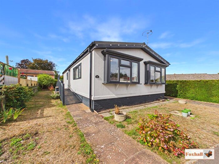 2 Bedroom Park Home For Sale In Foxhall Road, Rushmere St. Andrew, Ipswich, IP4