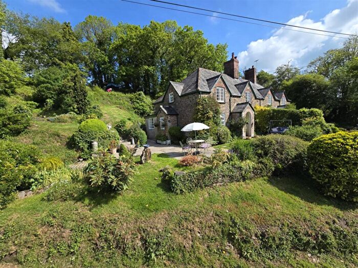 4 Bedroom Cottage For Sale In Kelly, Lifton, PL16