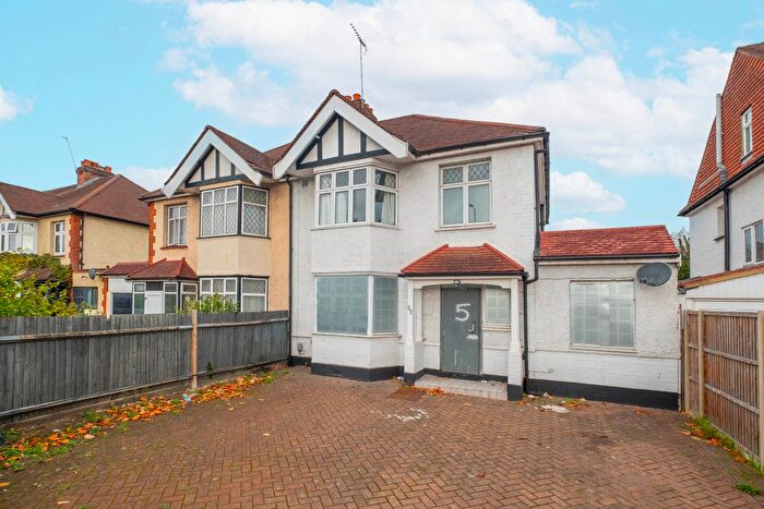 3 Bedroom Detached House For Sale In Upper Brighton Road, Surbiton, KT6