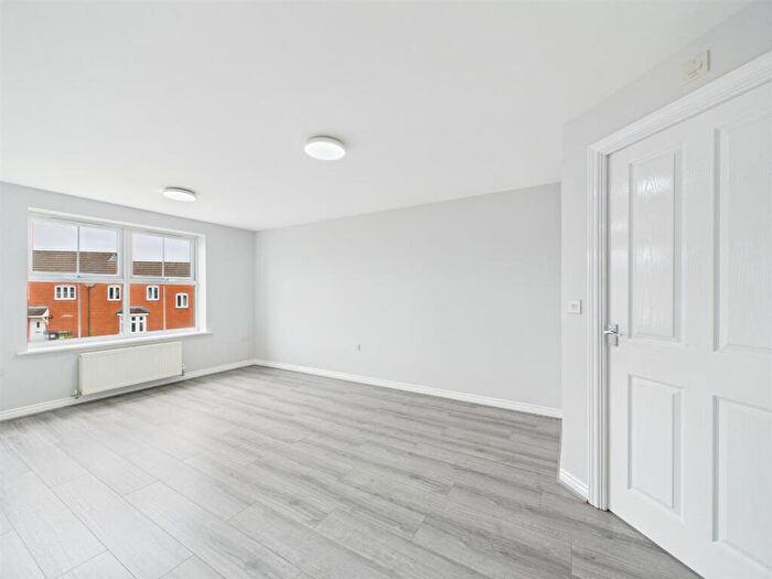 2 Bedroom Apartment To Rent In Brook House Solihull, B91