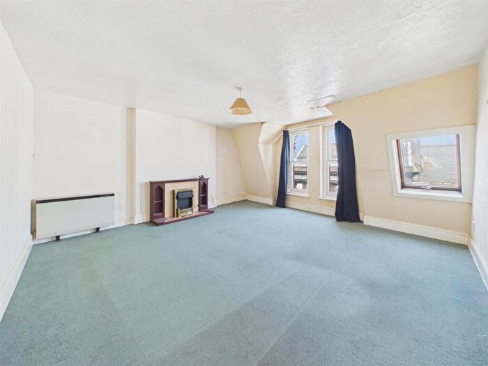 2 Bedroom Flat For Sale In Flat, High StreetIlfracombeDevon, EX34