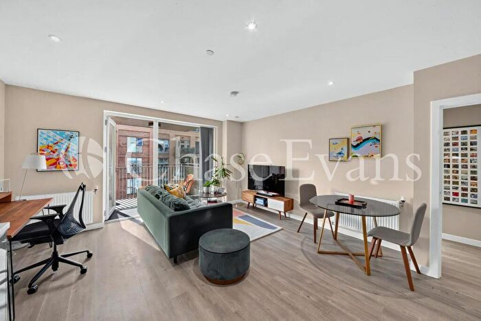 1 Bedroom Flat For Sale In Thomas Road, Limehouse, London, E14