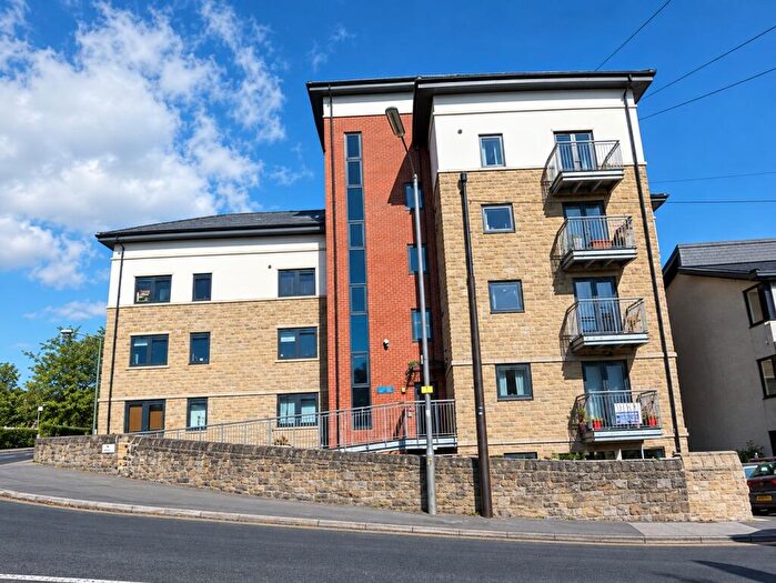2 Bedroom Flat To Rent In Troy Road, Horsforth, Leeds, West Yorkshire, Uk, LS18