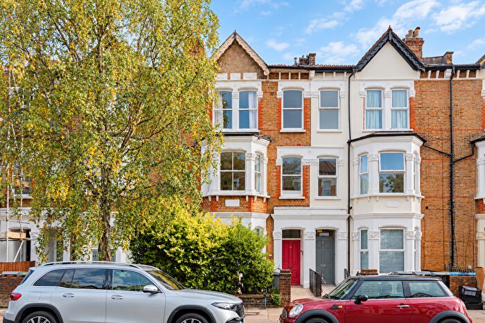2 Bedroom Flat For Sale In Burton Road, London, NW6