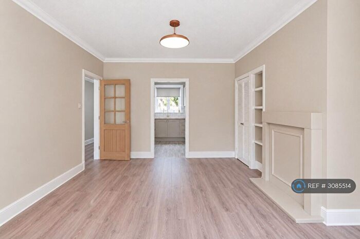 2 Bedroom Flat To Rent In Sighthill Drive, Edinburgh, EH11