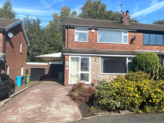 3 Bedroom Semi-Detached House For Sale In Turfland Avenue, Royton, OL2