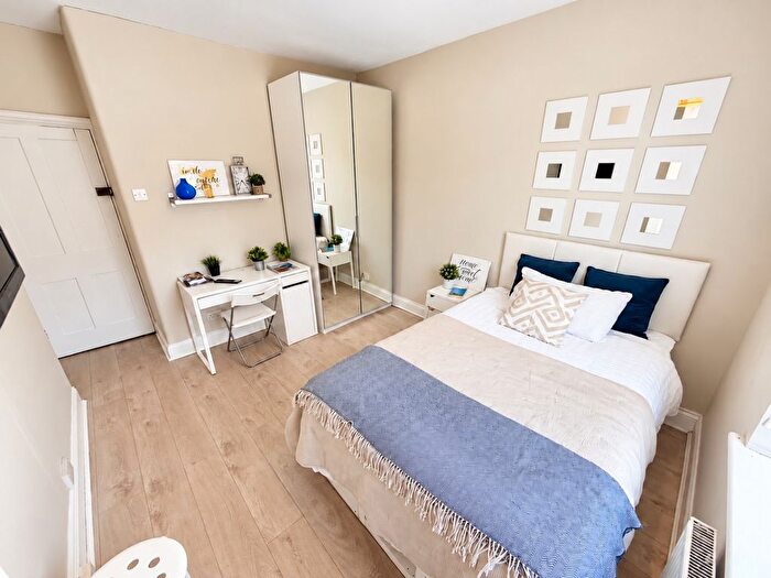 1 Bedroom Flat To Rent In Room, Havelock Road, Luton, Bedfordshire, LU2