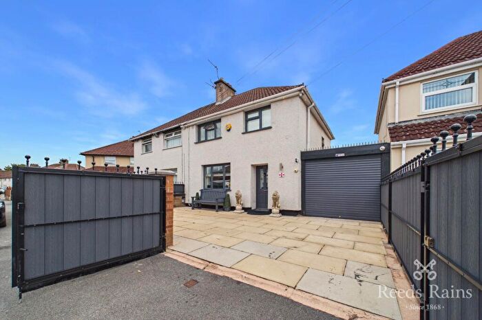 3 Bedroom Semi-Detached House For Sale In Scarisbrick Drive, Liverpool, L11
