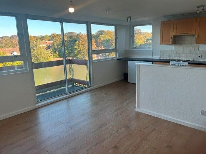 2 Bedroom Flat To Rent In Grange Vale Leith Towers, Sutton, SM2