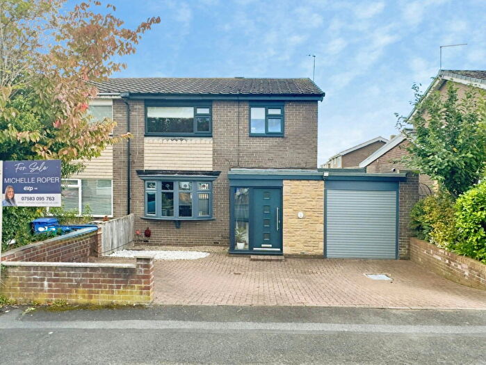3 Bedroom Semi-Detached House For Sale In Totnes Drive, Cramlington, NE23
