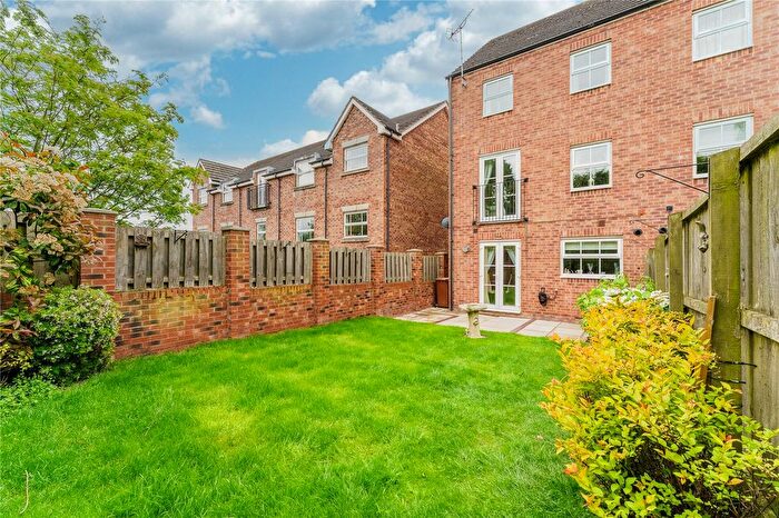 3 Bedroom Semi-Detached House For Sale In Farringdon Close, Hemsworth, Pontefract, WF9