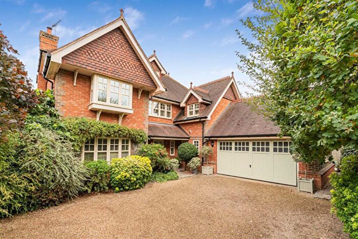 5 Bedroom House For Sale In Wyatt Close, Wargrave, RG10