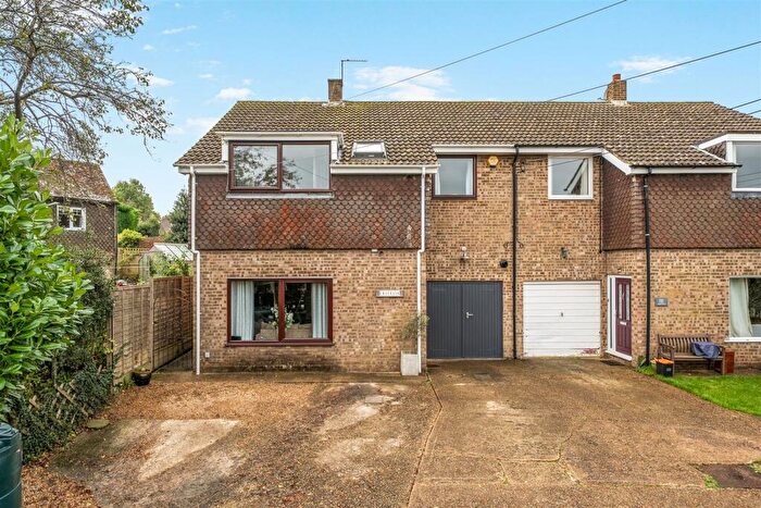 4 Bedroom Semi-Detached House For Sale In School Lane, Platts Heath, Maidstone, ME17