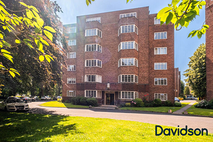 2 Bedroom Apartment For Sale In Viceroy Close, Edgbaston, B5