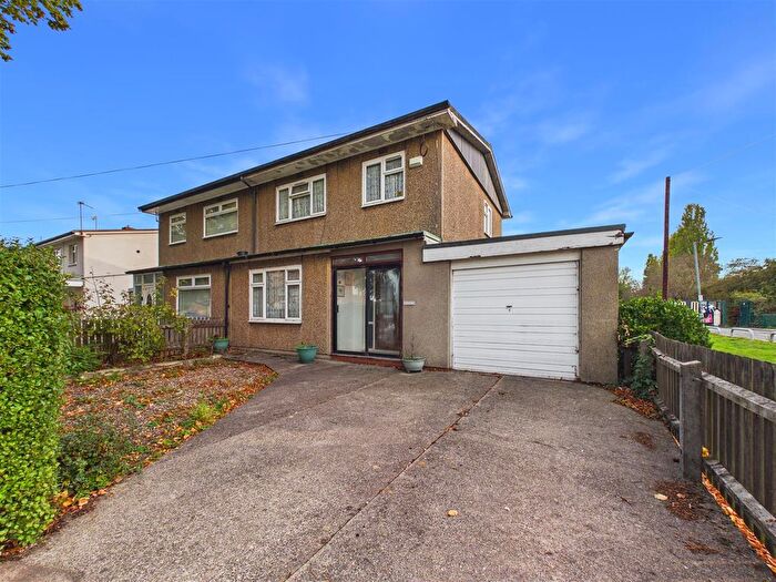 3 Bedroom Semi-Detached House For Sale In Cropton Road, Hull, HU5