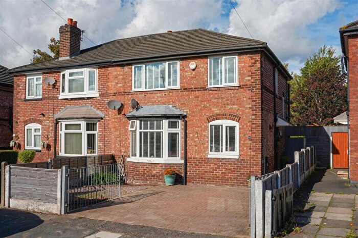 3 Bedroom Semi-Detached House For Sale In Westcroft Road, Withington, M20