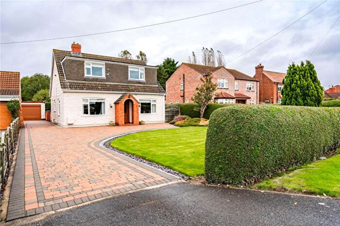 4 Bedroom Detached House For Sale In Louth Road, Holton-Le-Clay, DN36