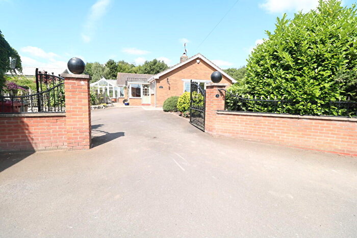 4 Bedroom Detached Bungalow For Sale In Epworth Road, Owston Ferry, DN9