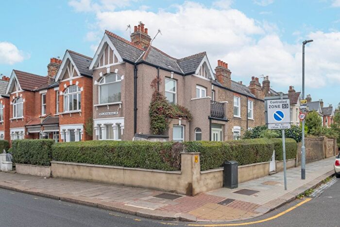 2 Bedroom Maisonette To Rent In Replingham Road, London, SW18