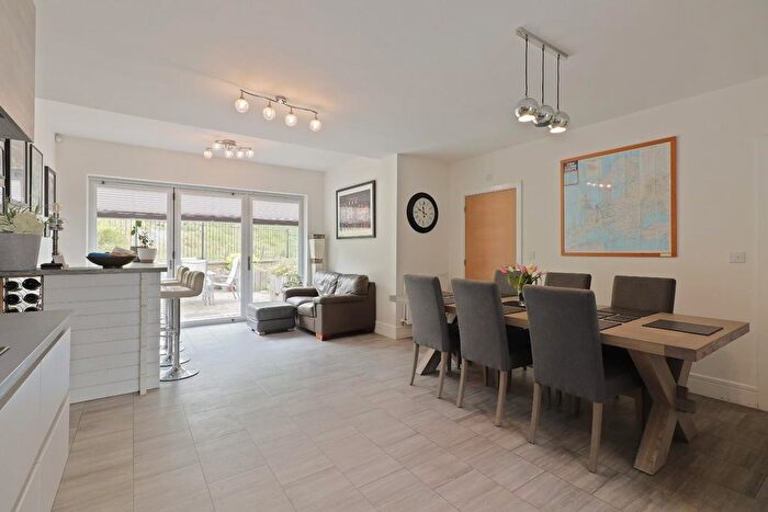 6 Bedroom Detached House For Sale In Skylark Close, Stannington, Sheffield, S6