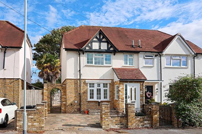 3 Bedroom Semi-Detached House For Sale In Wescott Way, Uxbridge, UB8