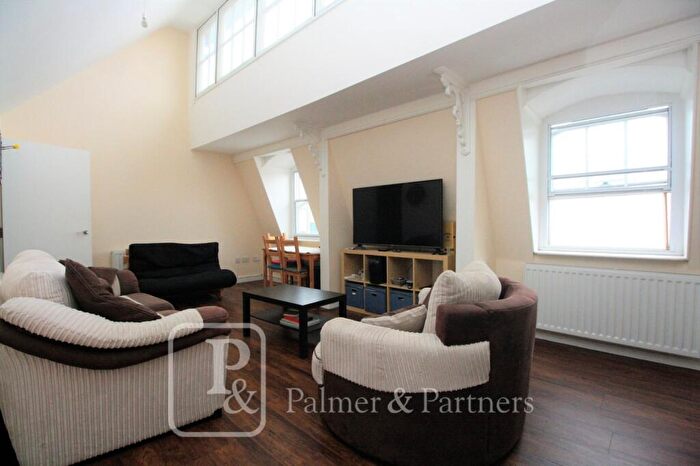 2 Bedroom Penthouse To Rent In High Street, Colchester, Essex, CO1