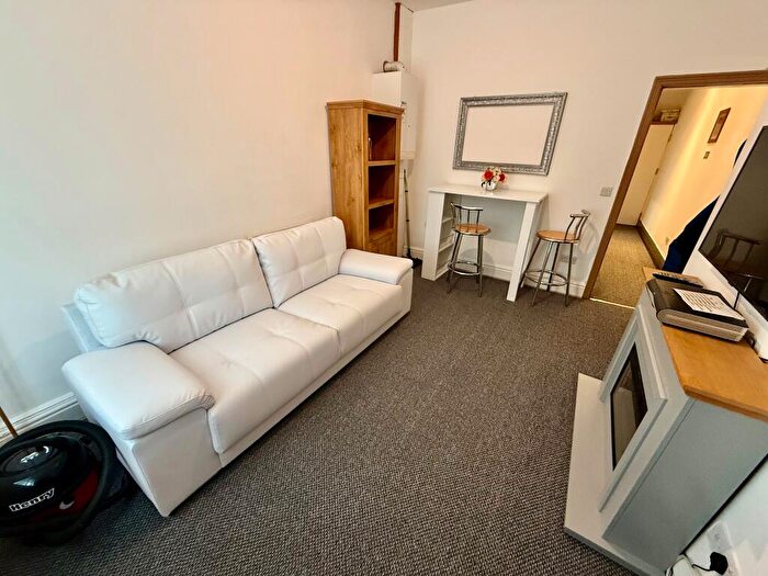 House To Rent In Room, Moss Lane East, Manchester, M14