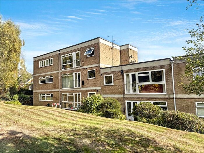 2 Bedroom Apartment For Sale In Hadley Road, Barnet, EN5