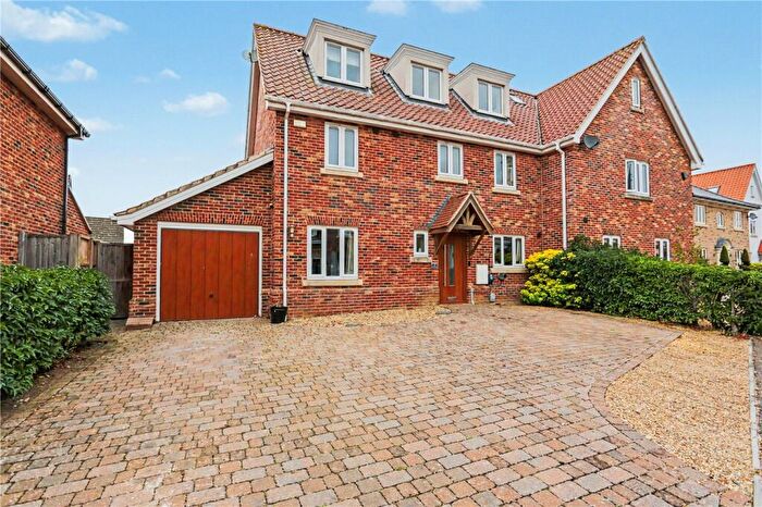 5 Bedroom Semi-Detached House For Sale In The Meadows, Hethersett, Norwich, Norfolk, NR9