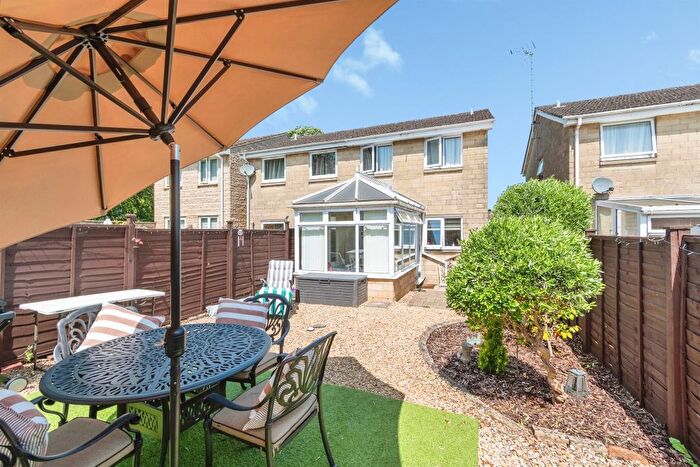 3 Bedroom Semi-Detached House For Sale In Pine Close, Corsham, SN13