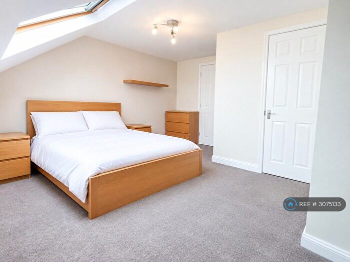 5 Bedroom Semi-Detached House To Rent In St. Peters Road, Reading, RG6