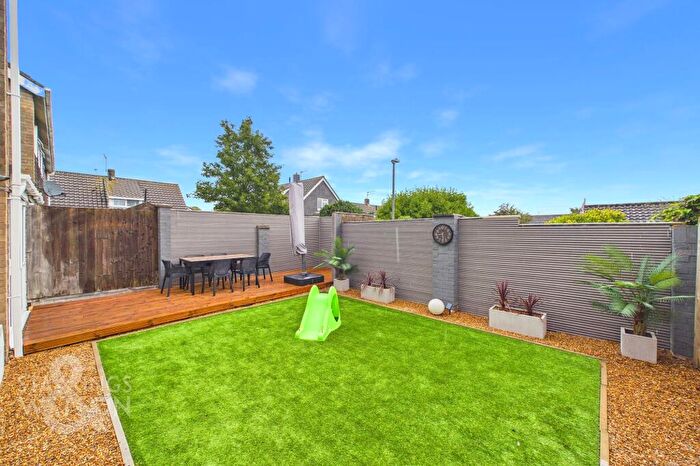 3 Bedroom Semi-Detached House For Sale In The Paddocks, Old Catton, Norwich, NR6