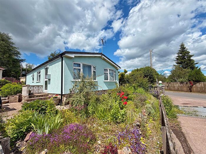 2 Bedroom Mobile/park Home For Sale In St. James Park, Lower Milkwall, Coleford, GL16