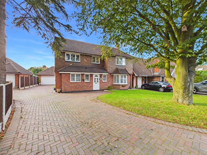 4 Bedroom Detached House For Sale In Courtland Gardens, Alvaston, DE24