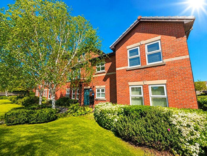 2 Bedroom Apartment For Sale In Princes Gardens, Southport, Merseyside, PR8