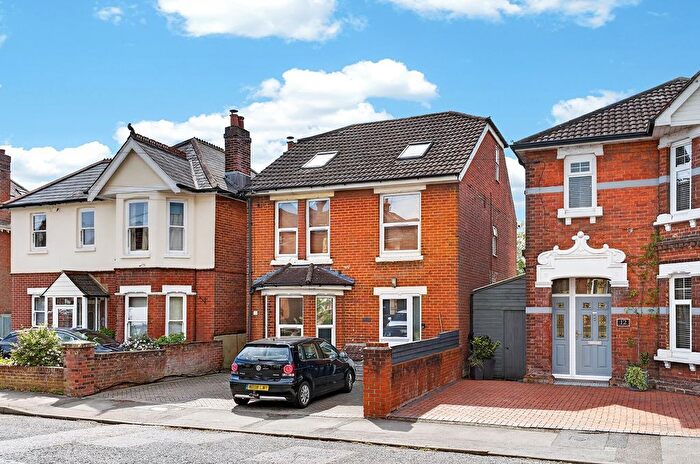1 Bedroom Flat To Rent In St. Catherines Road, Southampton, Hampshire, SO18
