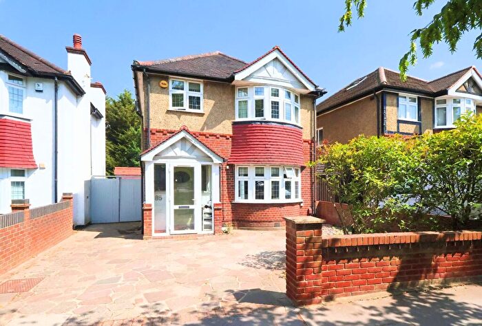3 Bedroom Detached House For Sale In Bridle Road, Shirley, CR0
