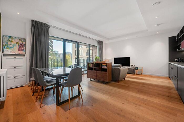 2 Bedroom Flat For Sale In Meade House, Lyell Street, E14