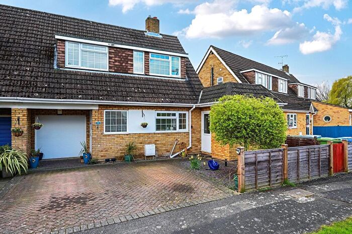 4 Bedroom Semi-Detached House For Sale In Anglesey Avenue, Farnborough, GU14