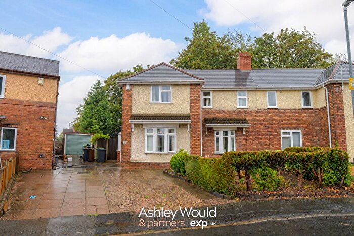 3 Bedroom Semi-Detached House For Sale In Haddock Road, Bilston, WV14