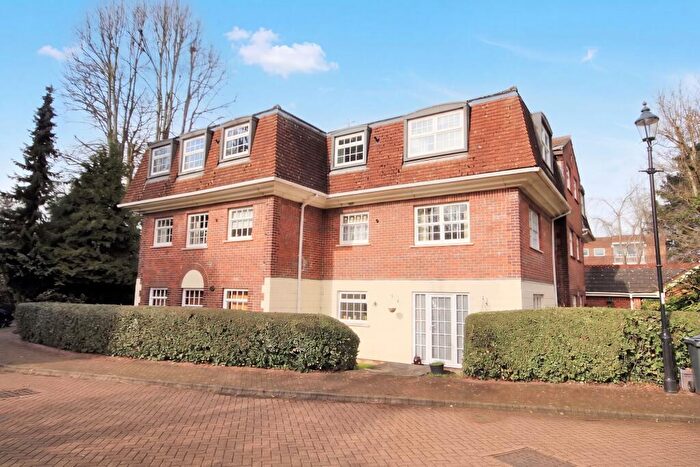 2 Bedroom Apartment To Rent In North Parade, Horsham, RH12