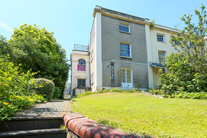 2 Bedroom Apartment For Sale In Cheltenham Road, Montpelier, Bristol, BS6