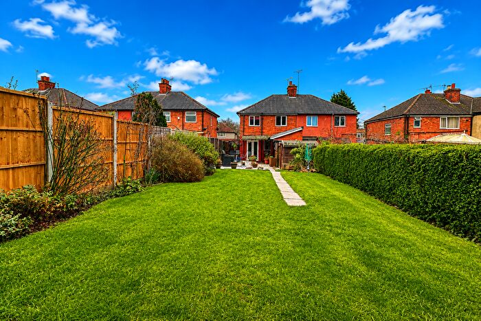 3 Bedroom Semi-Detached House For Sale In Wanlip Lane, Birstall, Leicester, LE4
