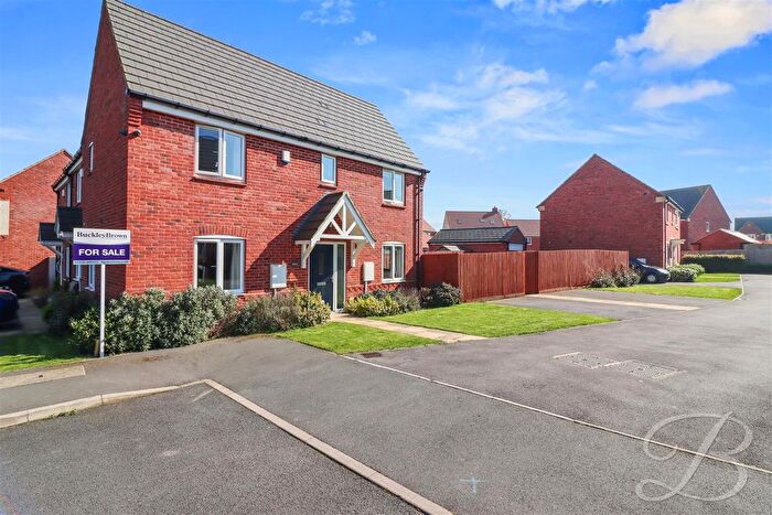 3 Bedroom Town House For Sale In Scafell Avenue, Chesterfield, S41