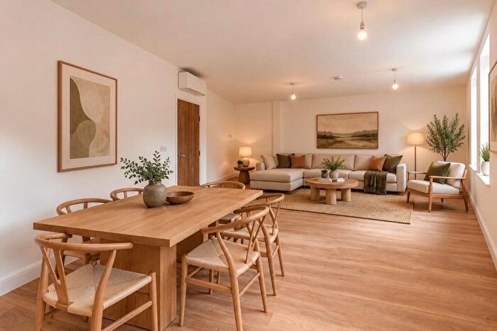 2 Bedroom Apartment For Sale In Bartholomew Street, Newbury, Berkshire, RG14